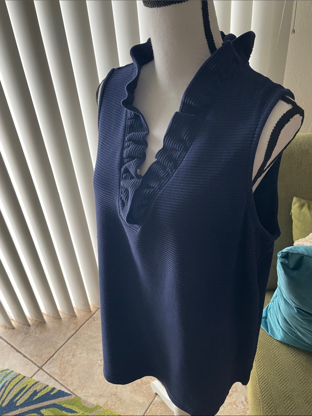 CROWN & IVY TOP